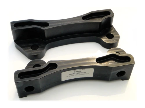 Brake caliper adapter for Lexus IS200/300